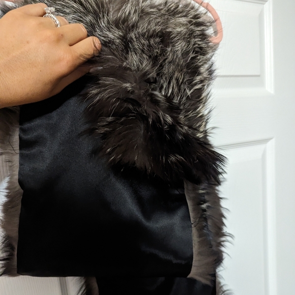 Silver Fox Fur Stole - Picture 6 of 6